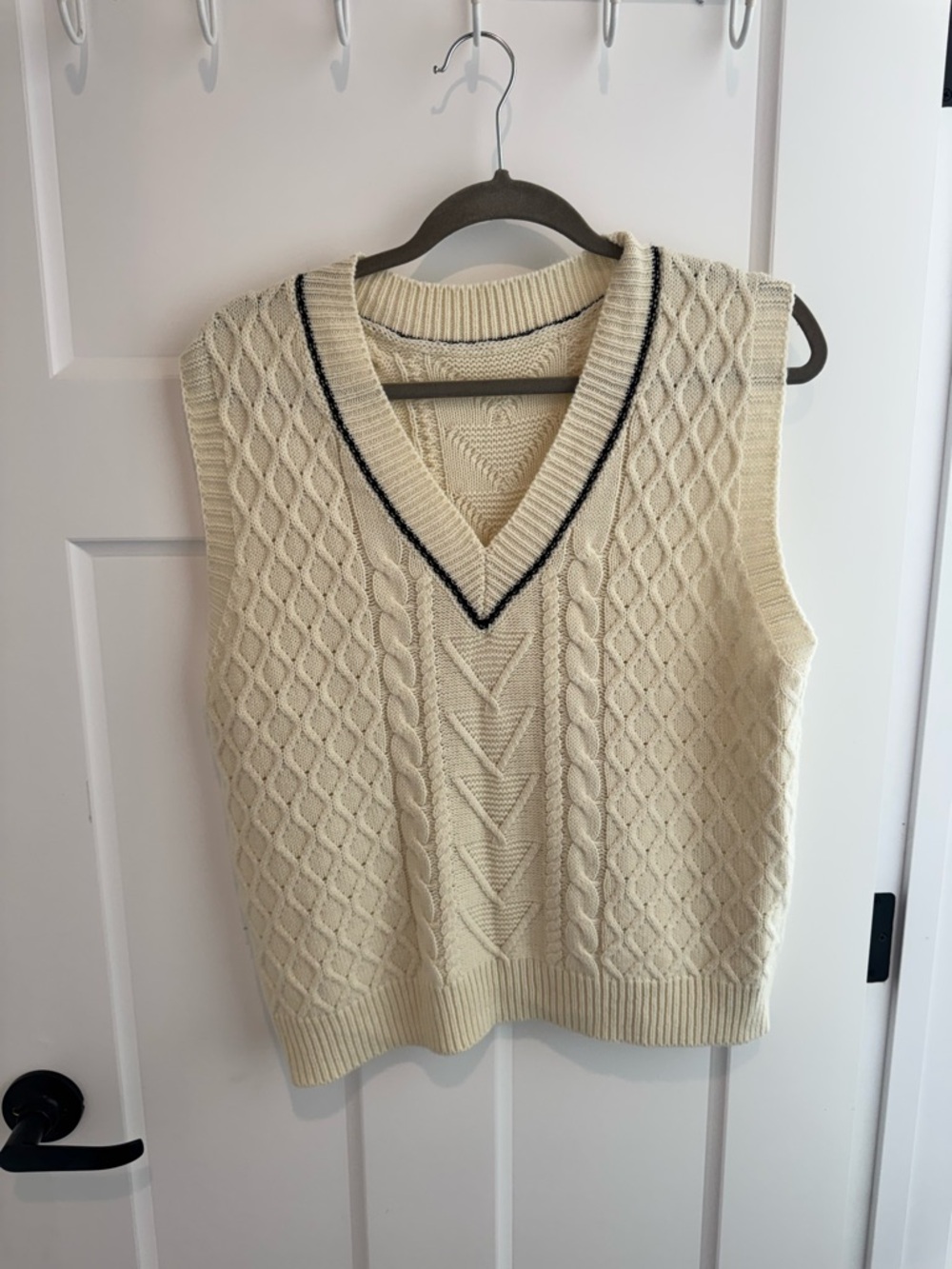 SHEIN Cream Cable Knit V-Neck Sweater Vest with Black Trim